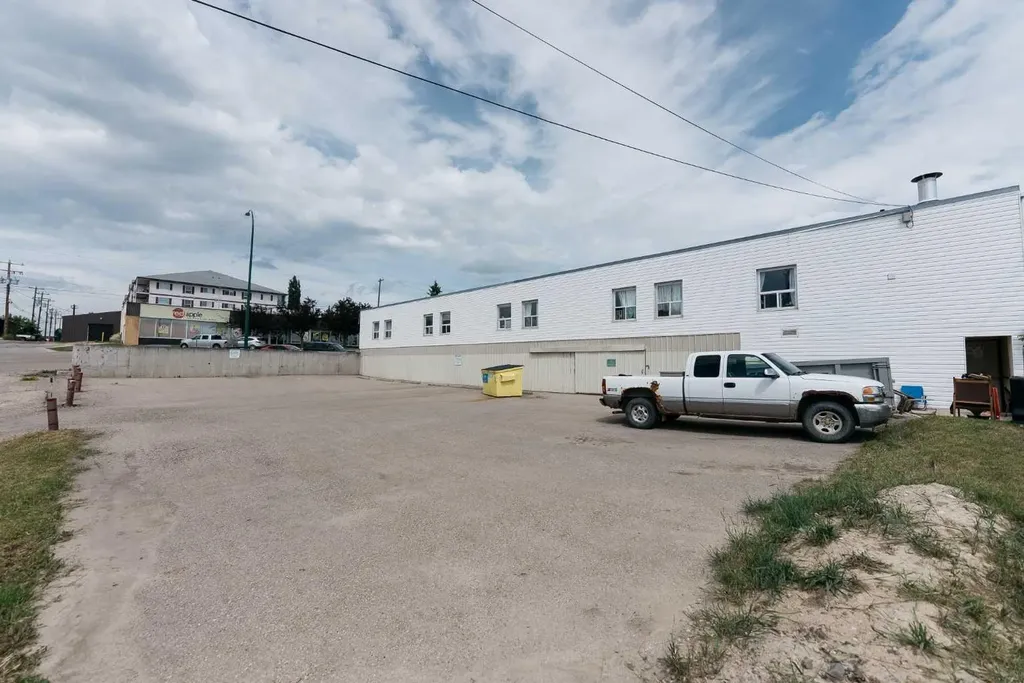 4940 49 Street Rocky Mountain House AB T4T 1B6