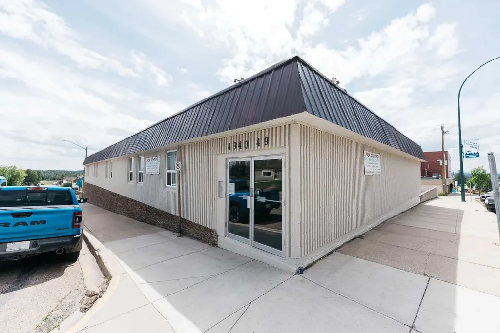 4940 49 Street Rocky Mountain House AB T4T 1B6