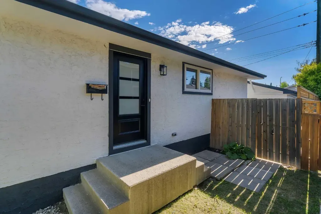 8059 Huntington Street NE Calgary AB T2K 5B8