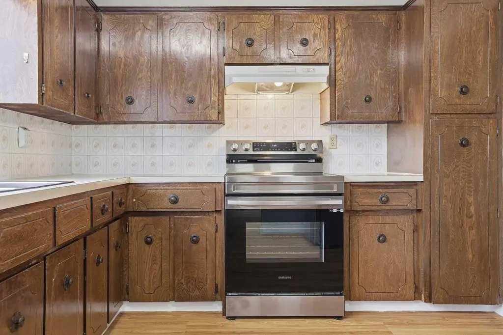 84 Ranchero Rise NW Calgary AB T3G 1E2