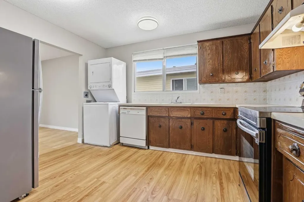 84 Ranchero Rise NW Calgary AB T3G 1E2