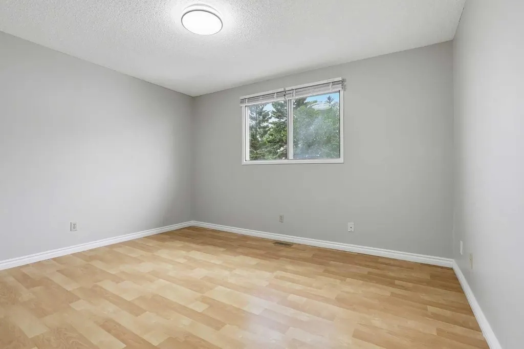 84 Ranchero Rise NW Calgary AB T3G 1E2