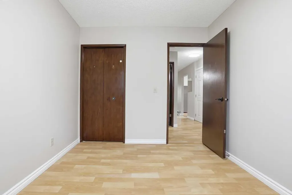 84 Ranchero Rise NW Calgary AB T3G 1E2
