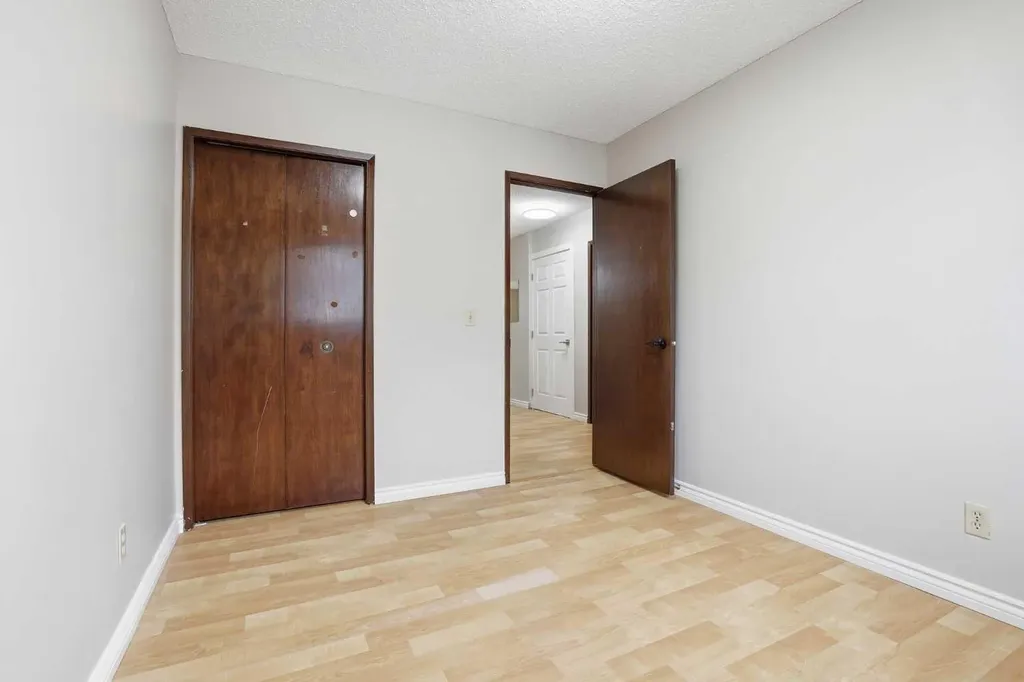 84 Ranchero Rise NW Calgary AB T3G 1E2