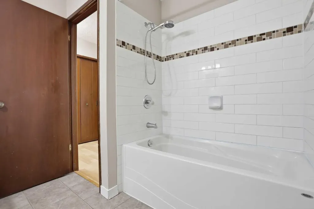 84 Ranchero Rise NW Calgary AB T3G 1E2