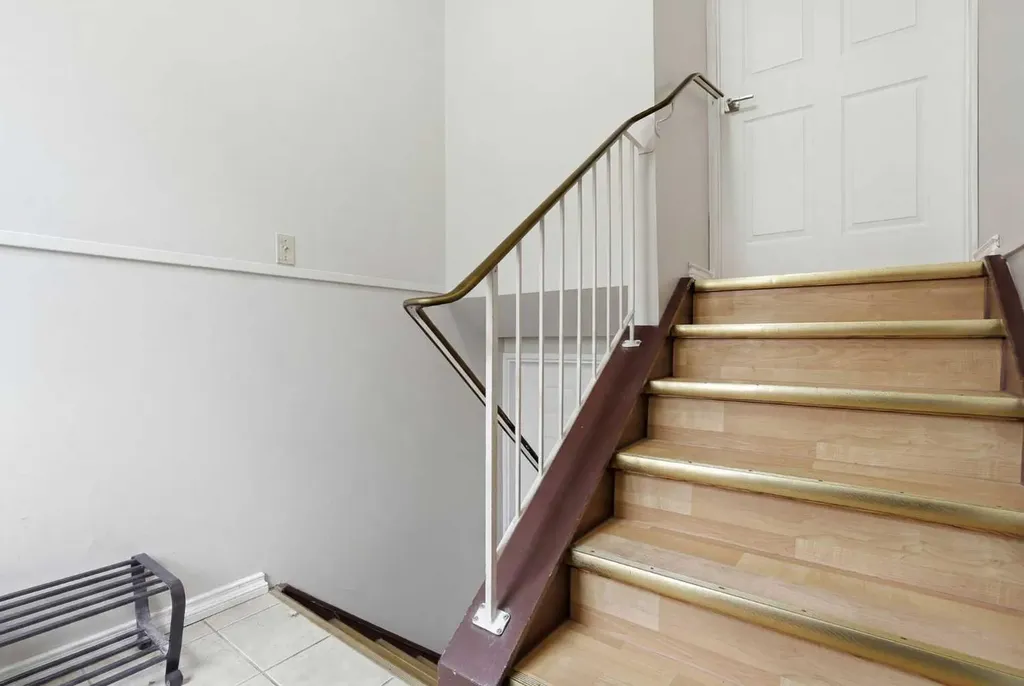 84 Ranchero Rise NW Calgary AB T3G 1E2
