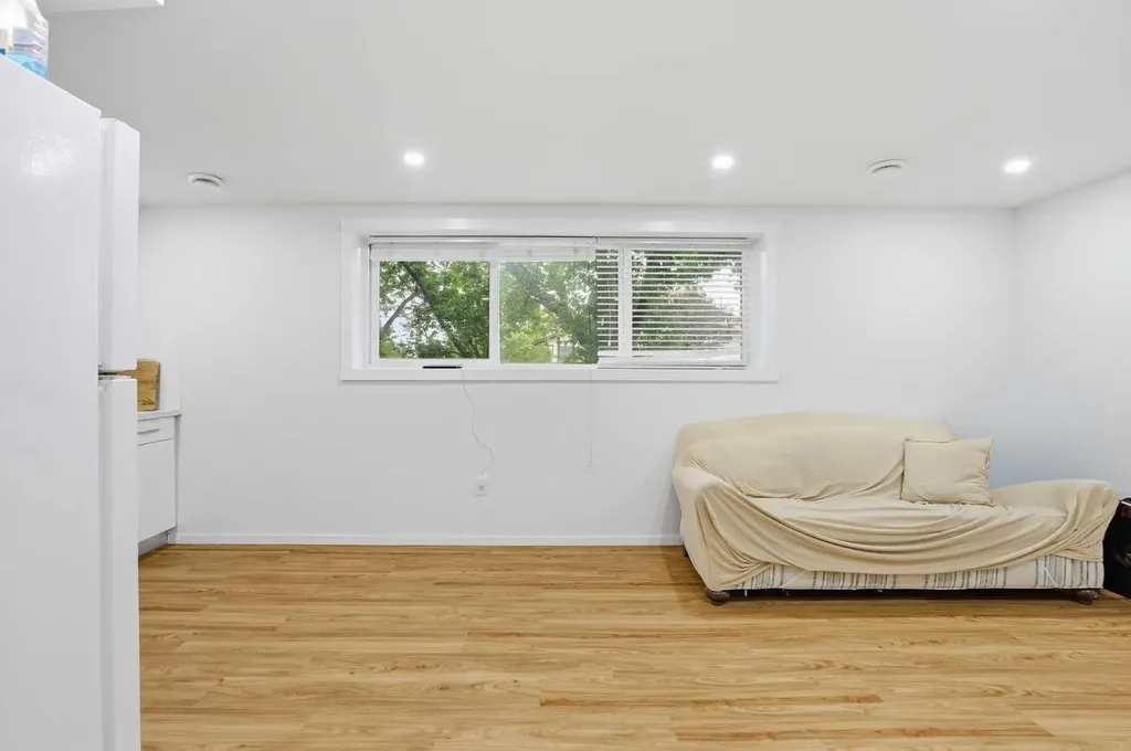 84 Ranchero Rise NW Calgary AB T3G 1E2