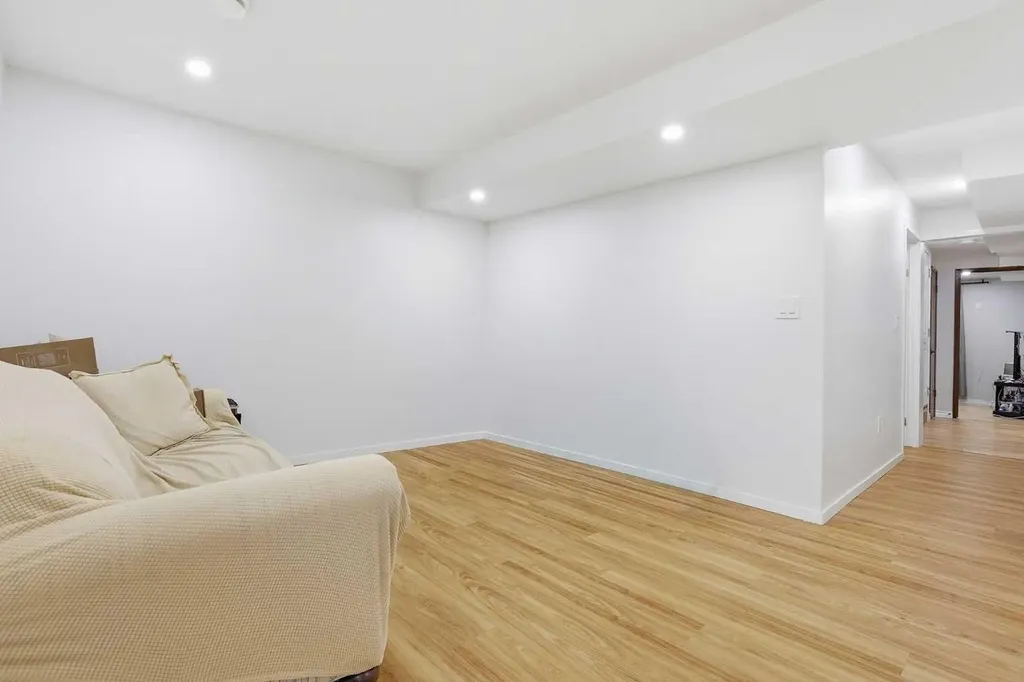 84 Ranchero Rise NW Calgary AB T3G 1E2