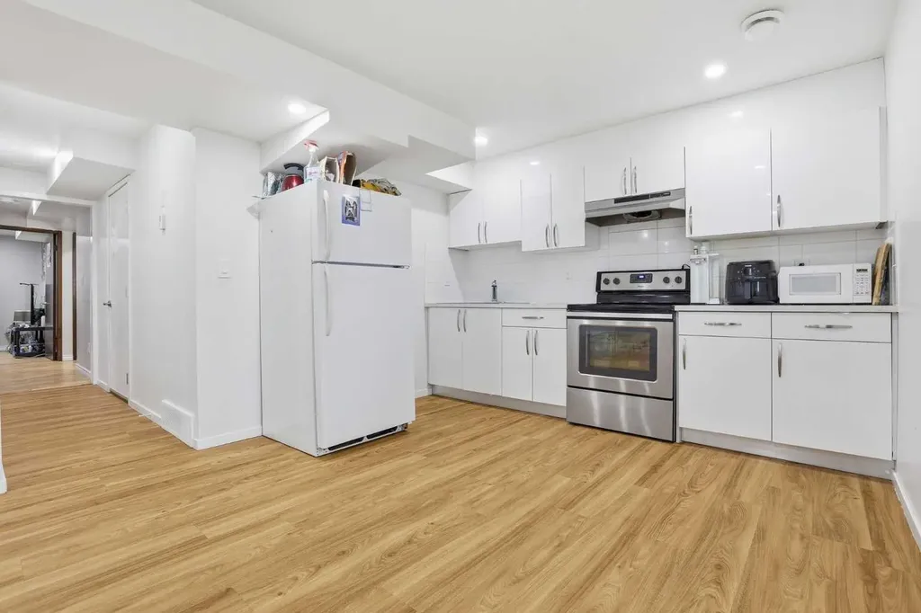 84 Ranchero Rise NW Calgary AB T3G 1E2