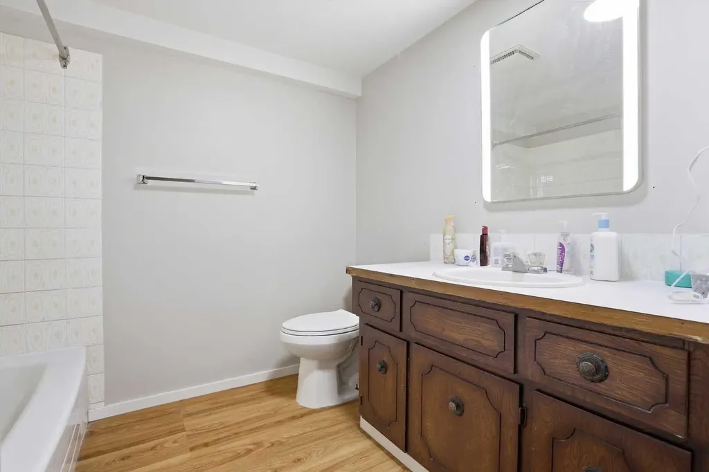 84 Ranchero Rise NW Calgary AB T3G 1E2