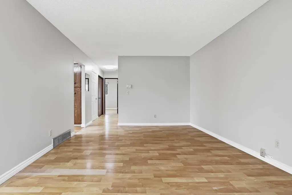 84 Ranchero Rise NW Calgary AB T3G 1E2