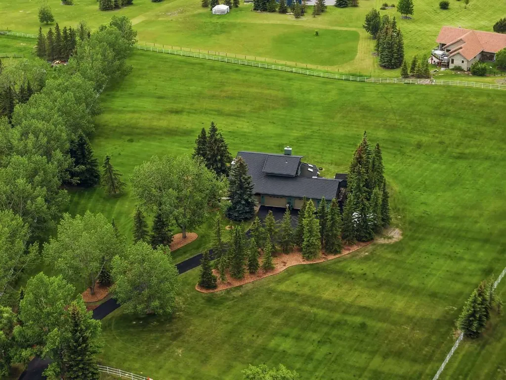 39 Calling Horse Estates Rural Rocky View County AB T3Z 1H4