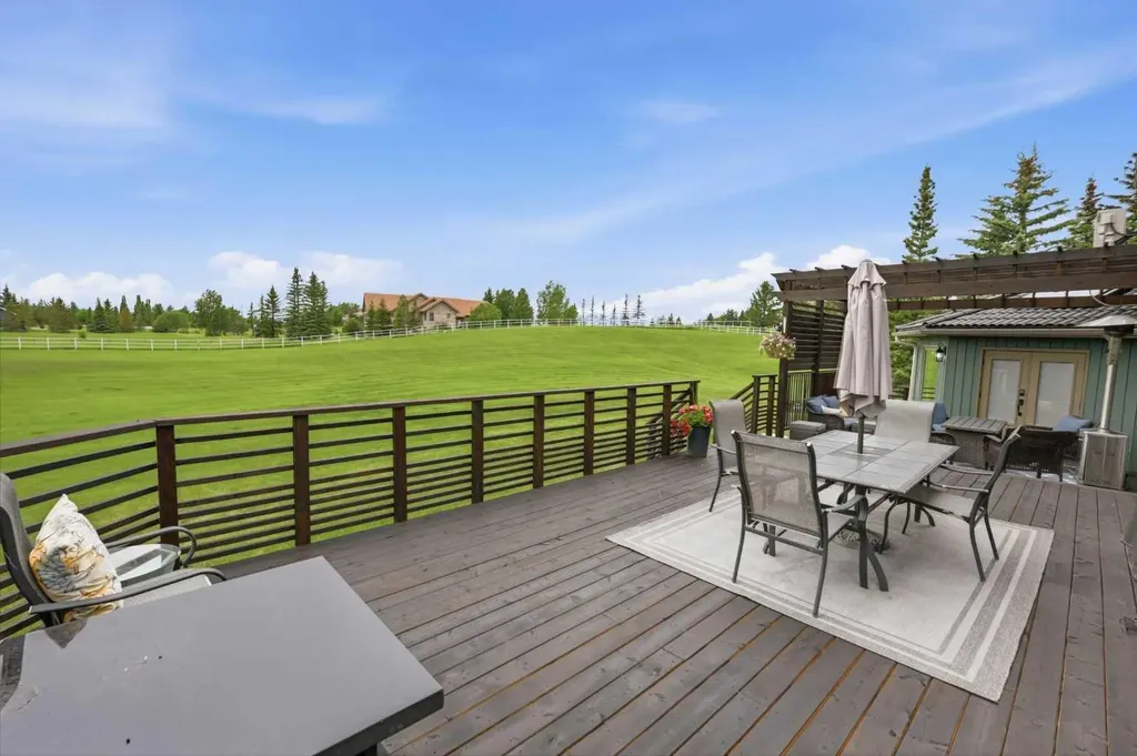 39 Calling Horse Estates Rural Rocky View County AB T3Z 1H4