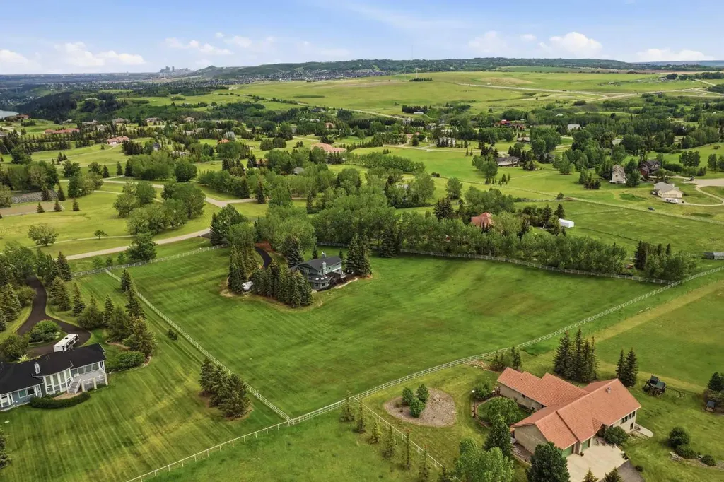 39 Calling Horse Estates Rural Rocky View County AB T3Z 1H4