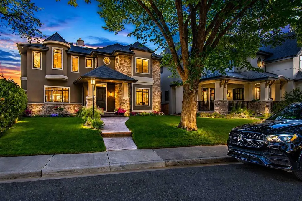 1318 Windsor Street NW Calgary AB T2N 3X1