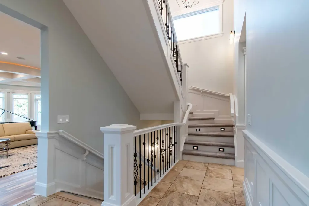 1318 Windsor Street NW Calgary AB T2N 3X1