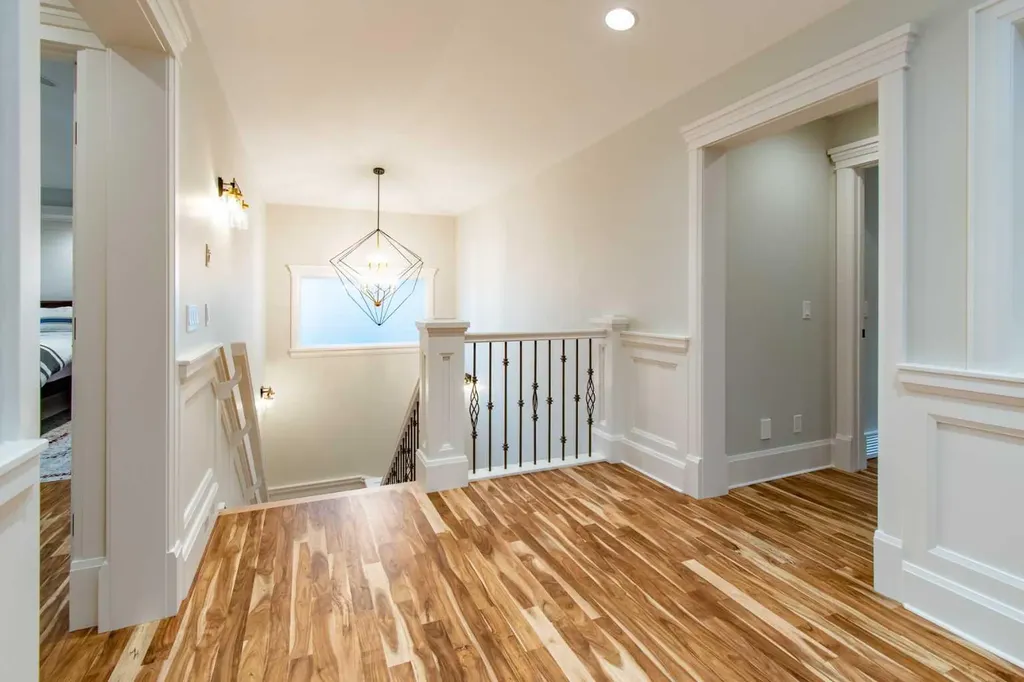 1318 Windsor Street NW Calgary AB T2N 3X1
