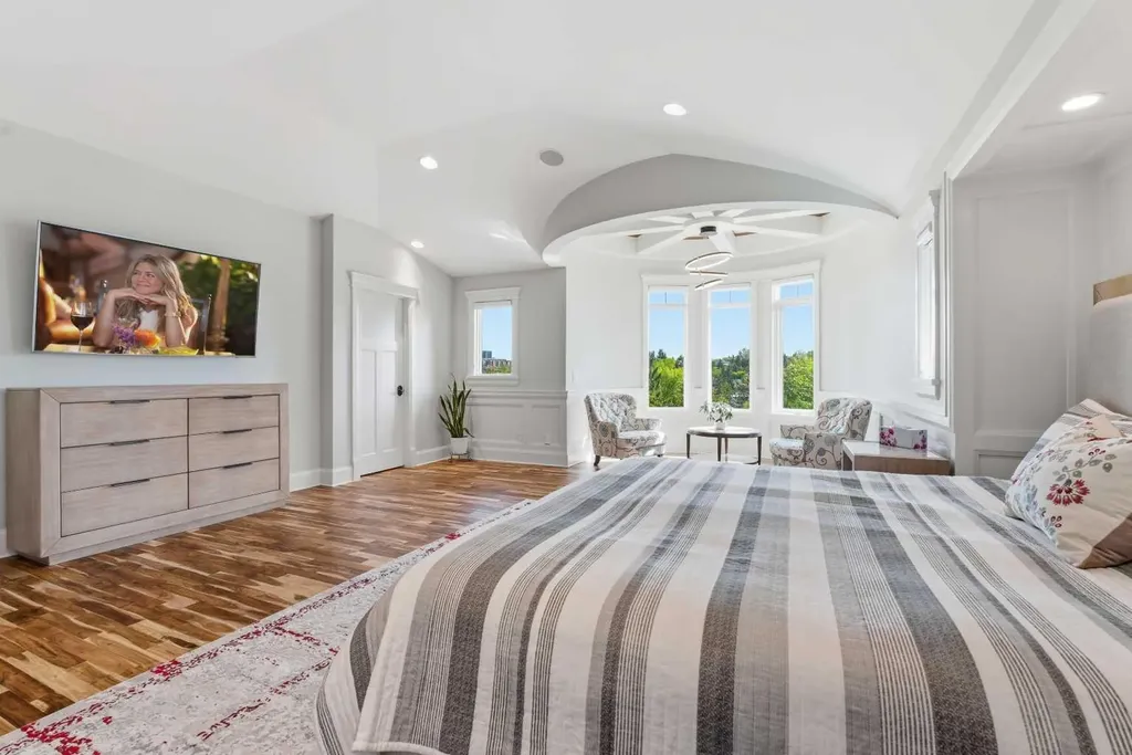 1318 Windsor Street NW Calgary AB T2N 3X1