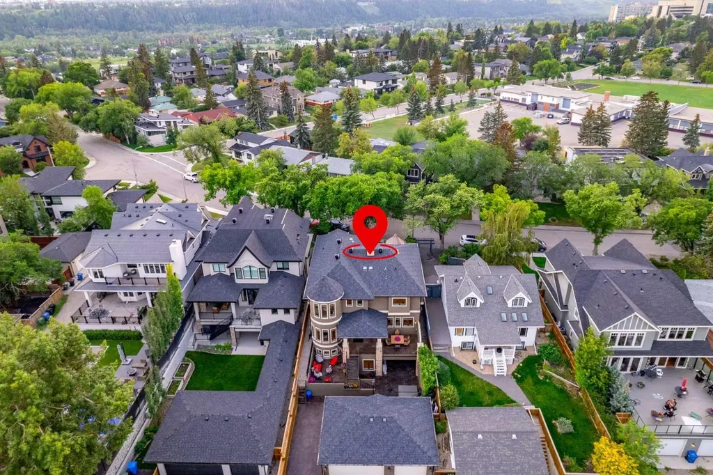 1318 Windsor Street NW Calgary AB T2N 3X1