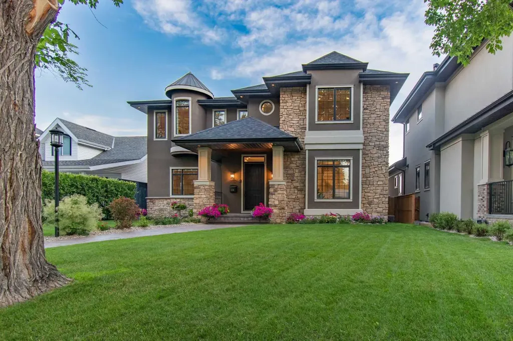 1318 Windsor Street NW Calgary AB T2N 3X1