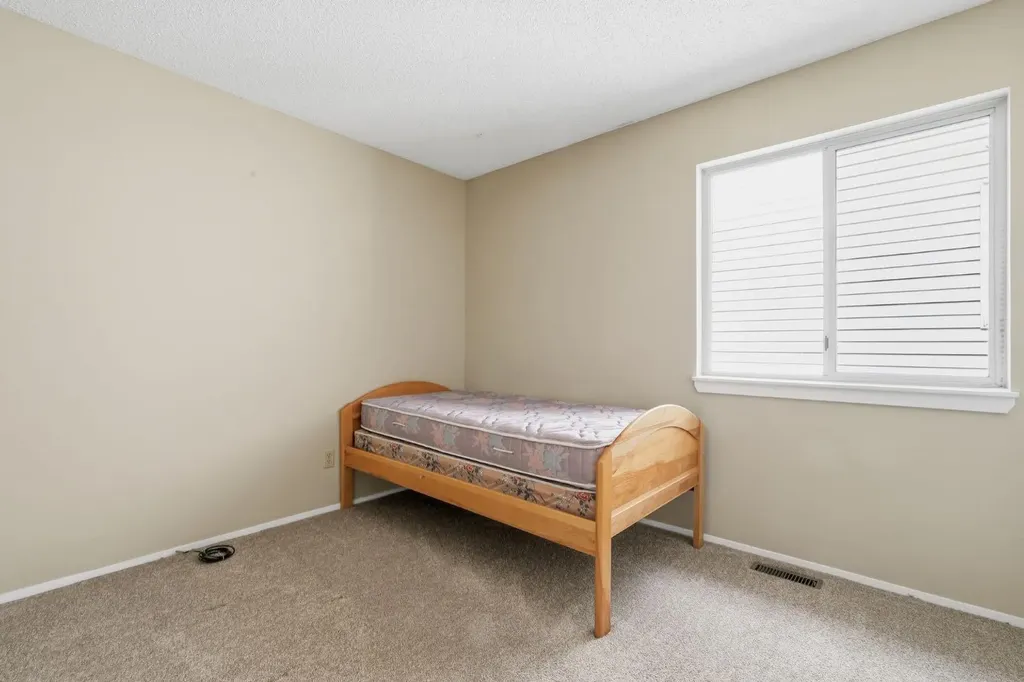 298 Costa Mesa Close NE Calgary AB T1Y 6W7