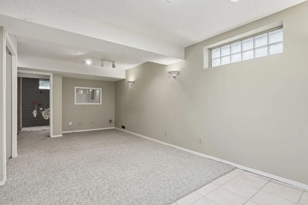 298 Costa Mesa Close NE Calgary AB T1Y 6W7