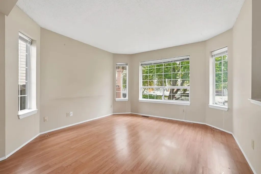298 Costa Mesa Close NE Calgary AB T1Y 6W7