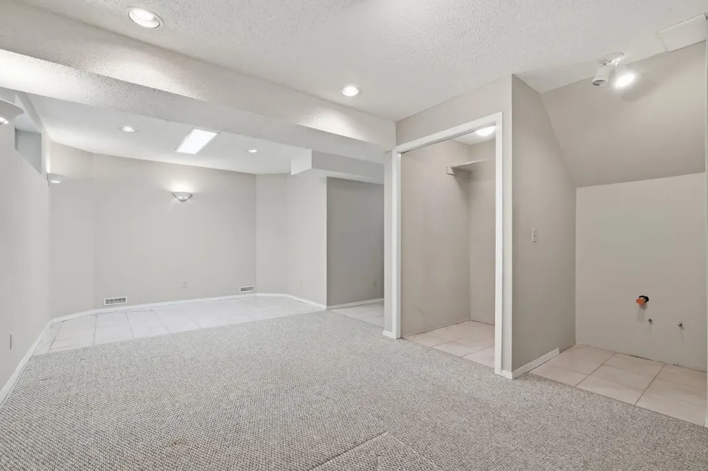 298 Costa Mesa Close NE Calgary AB T1Y 6W7