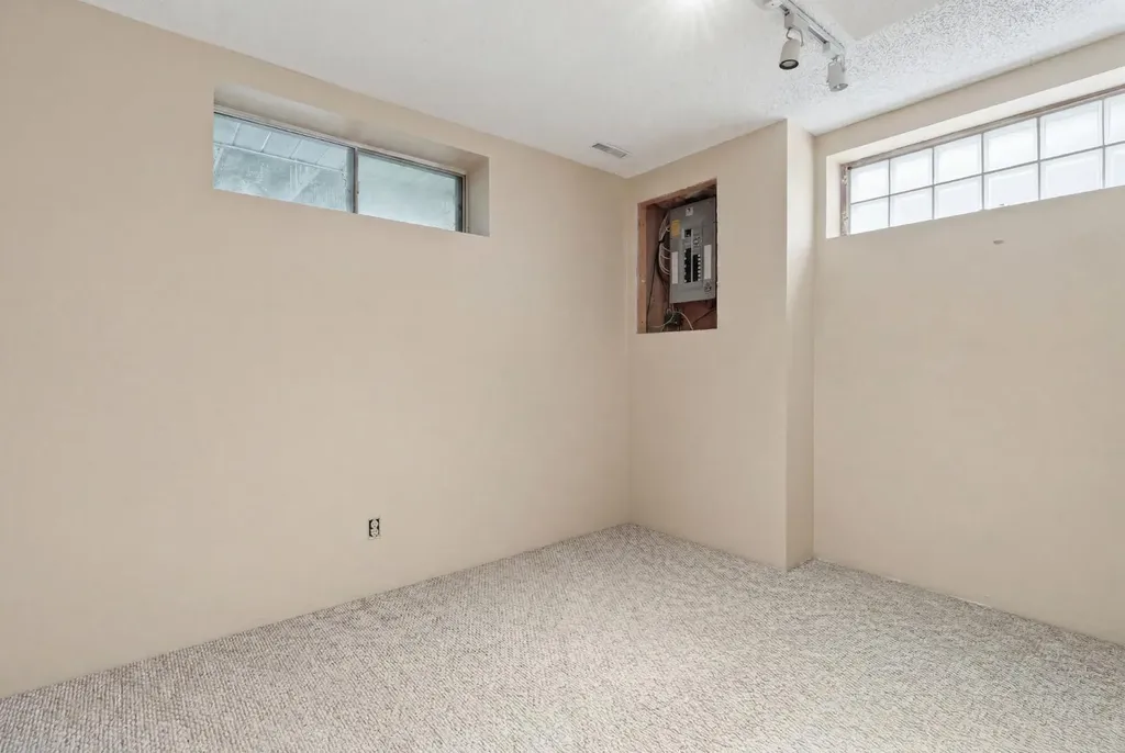 298 Costa Mesa Close NE Calgary AB T1Y 6W7