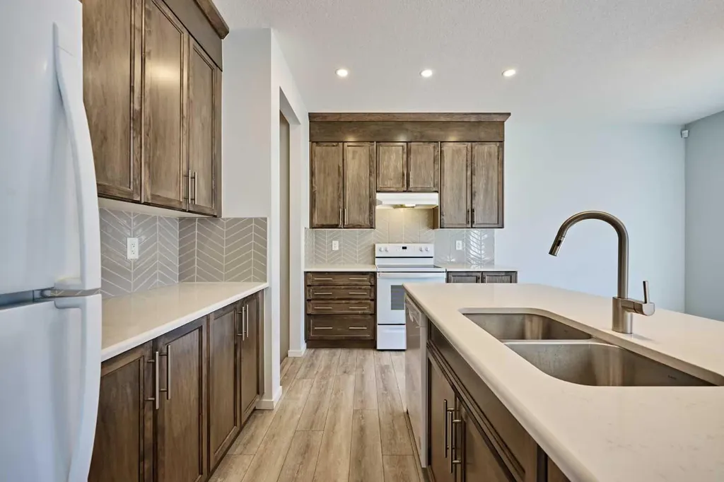 85 Yorkstone Heath SW Calgary AB T2X4S4