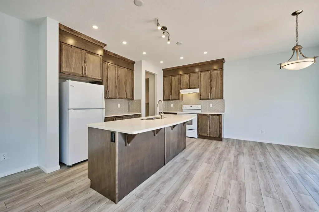 85 Yorkstone Heath SW Calgary AB T2X4S4