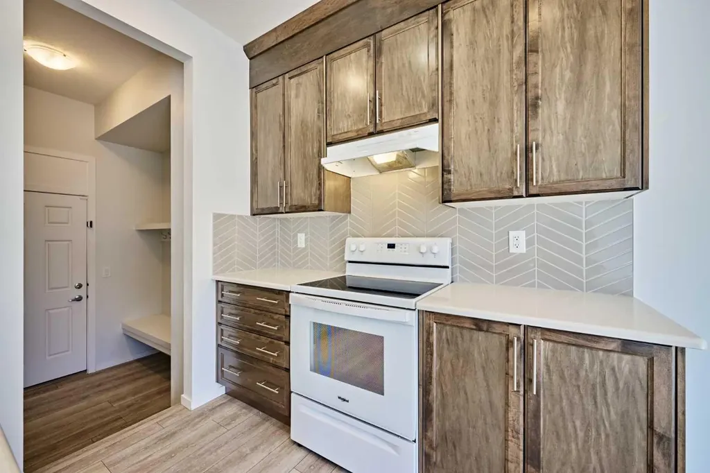 85 Yorkstone Heath SW Calgary AB T2X4S4