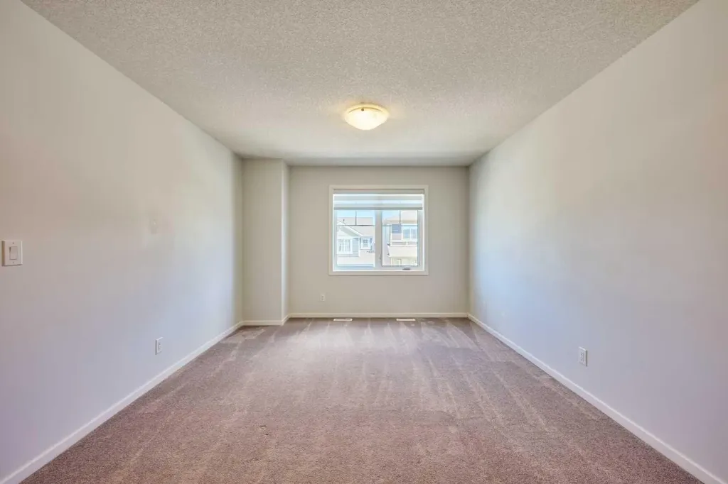 85 Yorkstone Heath SW Calgary AB T2X4S4