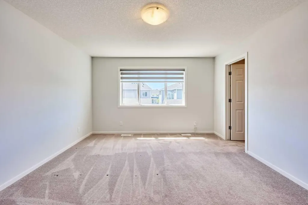 85 Yorkstone Heath SW Calgary AB T2X4S4