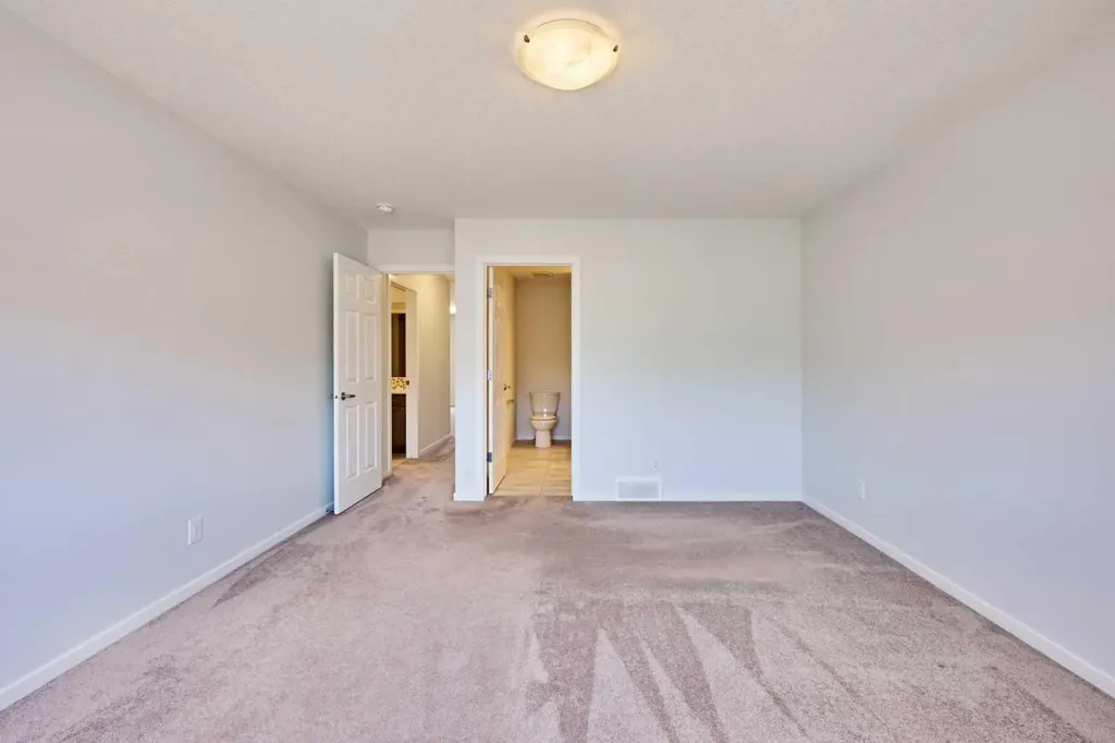 85 Yorkstone Heath SW Calgary AB T2X4S4