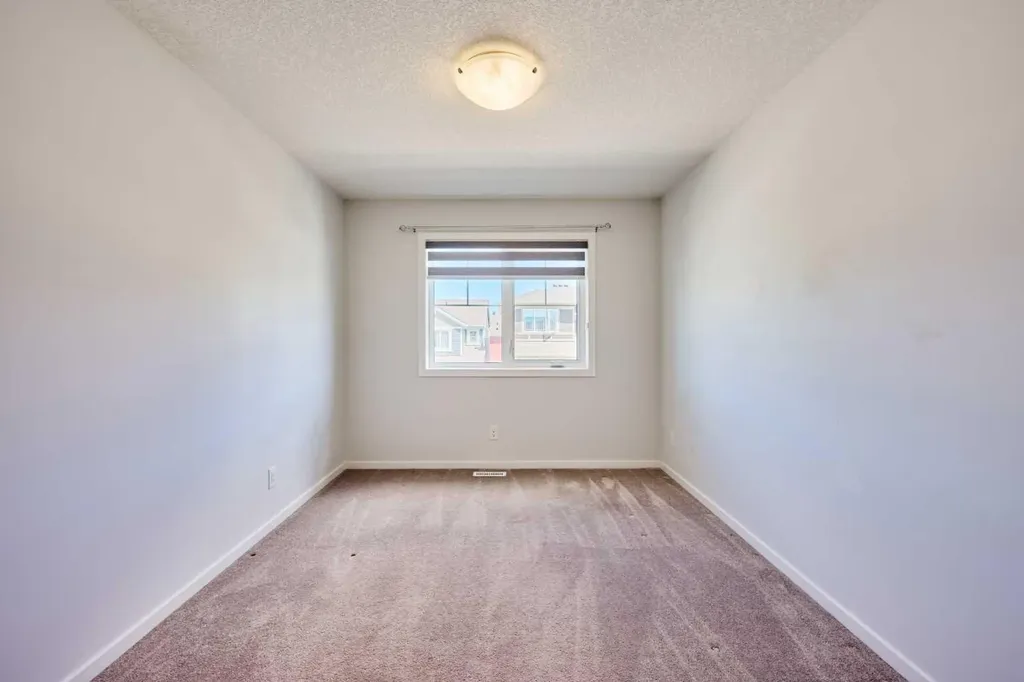 85 Yorkstone Heath SW Calgary AB T2X4S4