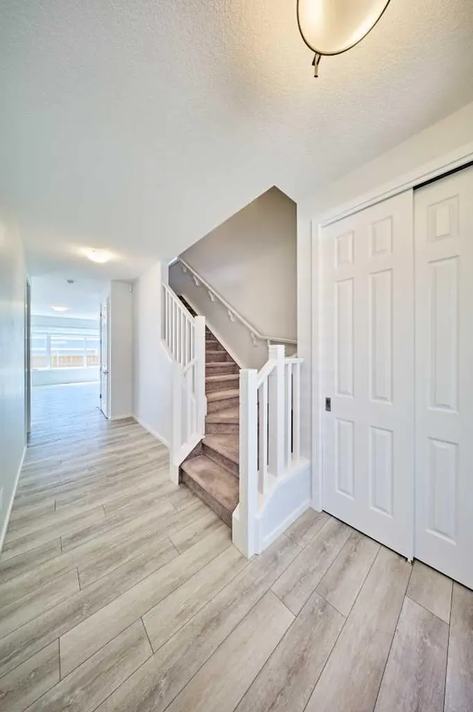 85 Yorkstone Heath SW Calgary AB T2X4S4
