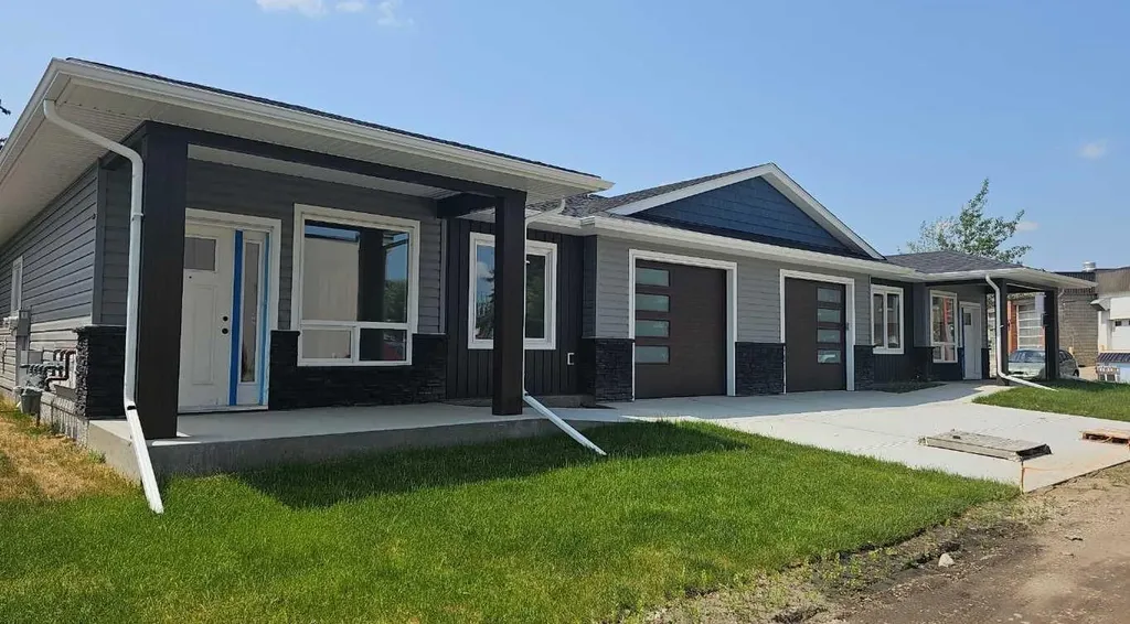 4738 49a Avenue Lacombe AB T4L 1N4