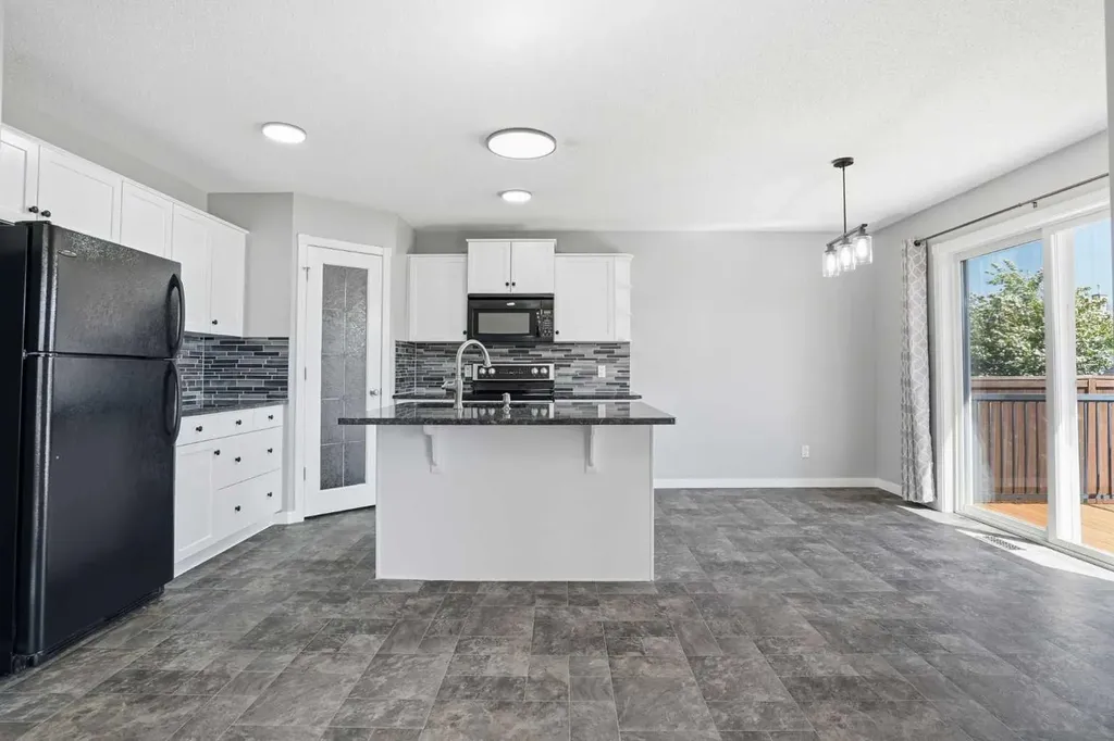 207 Sagewood Drive SW Airdrie AB T4B 3B3