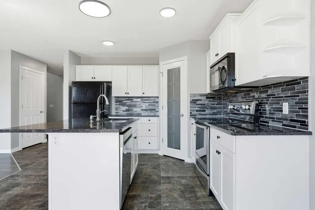 207 Sagewood Drive SW Airdrie AB T4B 3B3