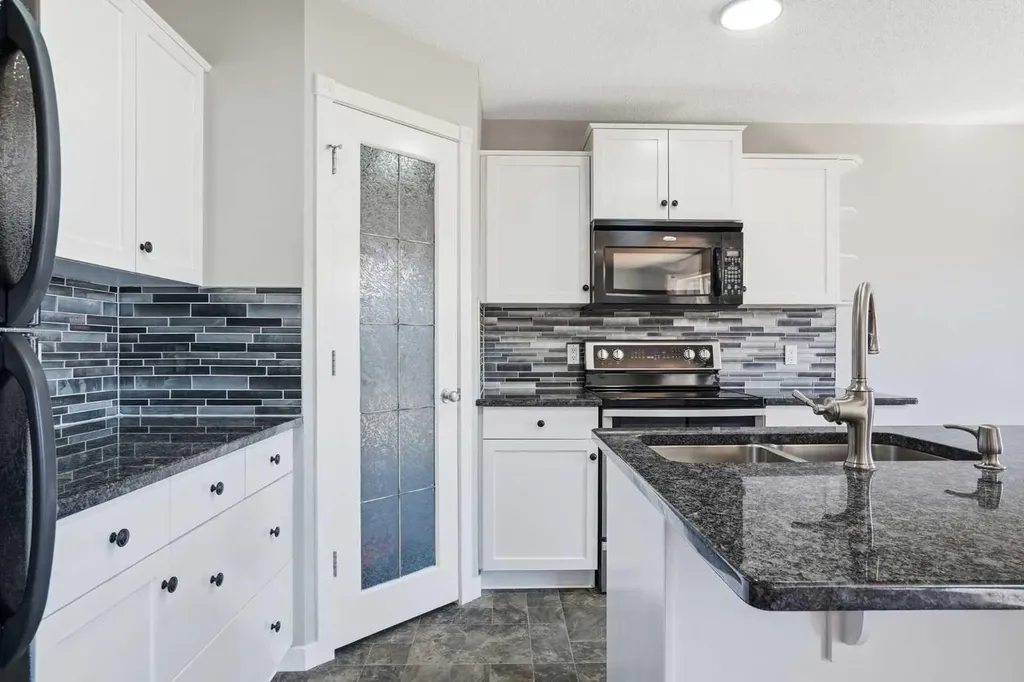 207 Sagewood Drive SW Airdrie AB T4B 3B3