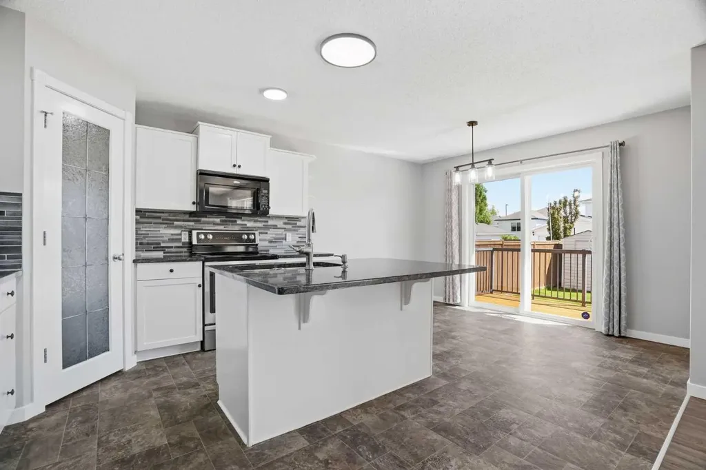 207 Sagewood Drive SW Airdrie AB T4B 3B3