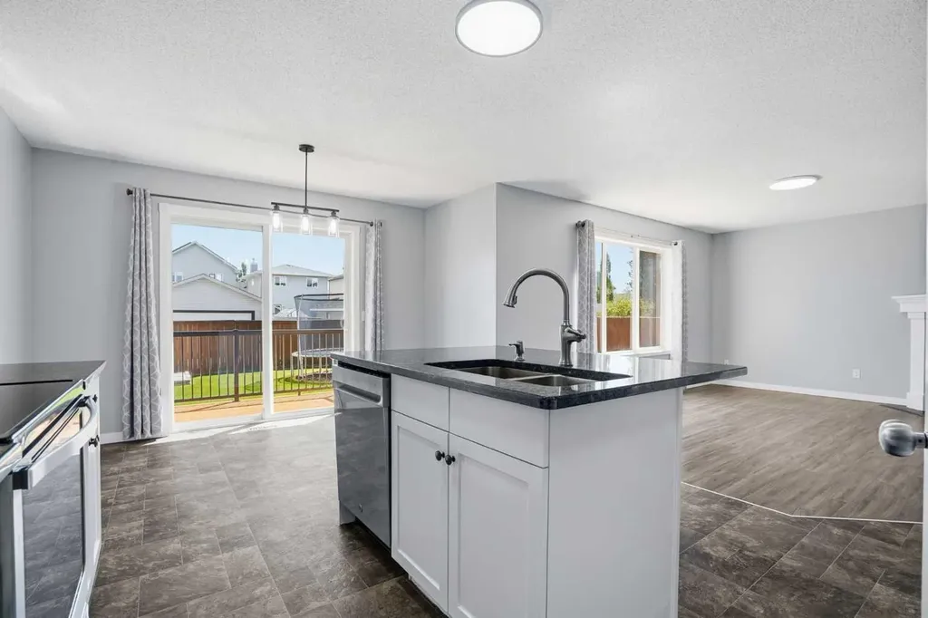 207 Sagewood Drive SW Airdrie AB T4B 3B3