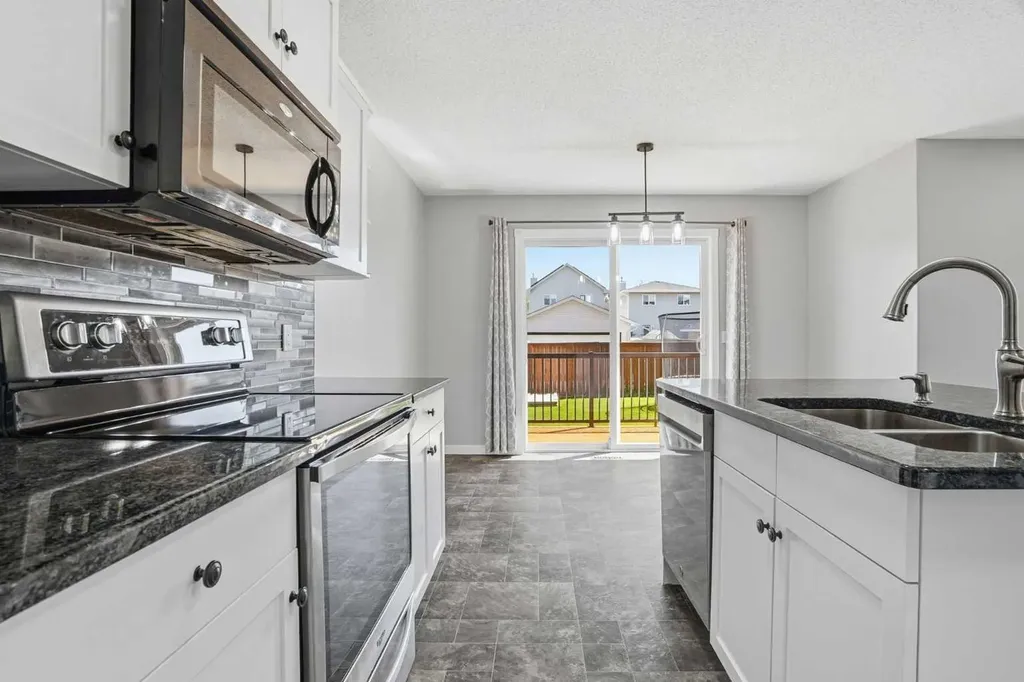 207 Sagewood Drive SW Airdrie AB T4B 3B3