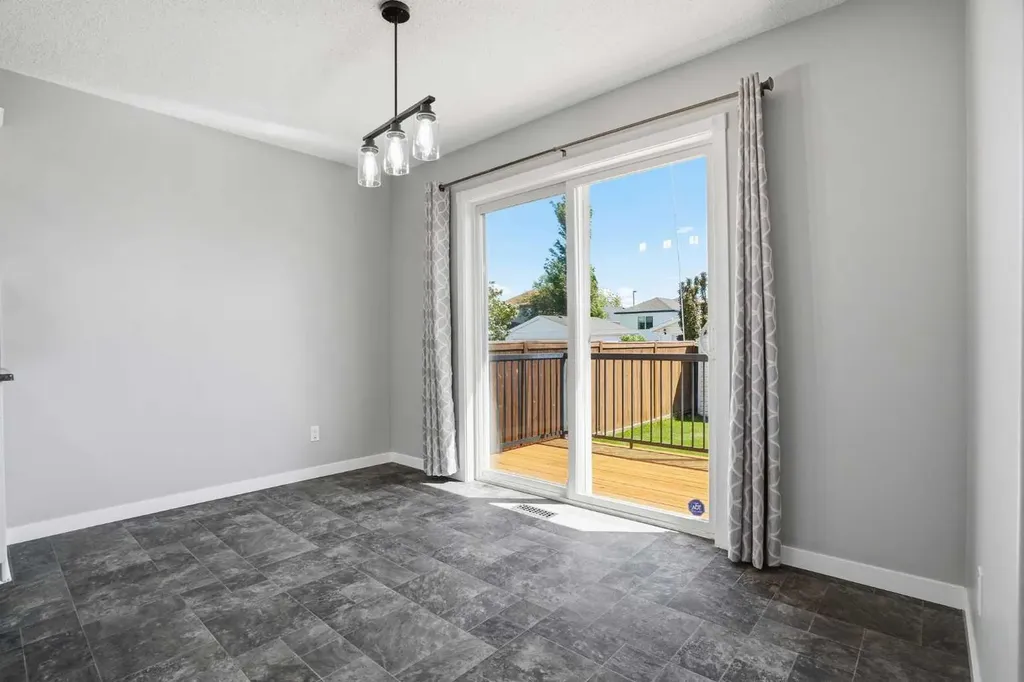 207 Sagewood Drive SW Airdrie AB T4B 3B3