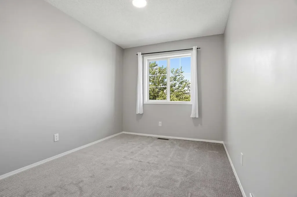 207 Sagewood Drive SW Airdrie AB T4B 3B3