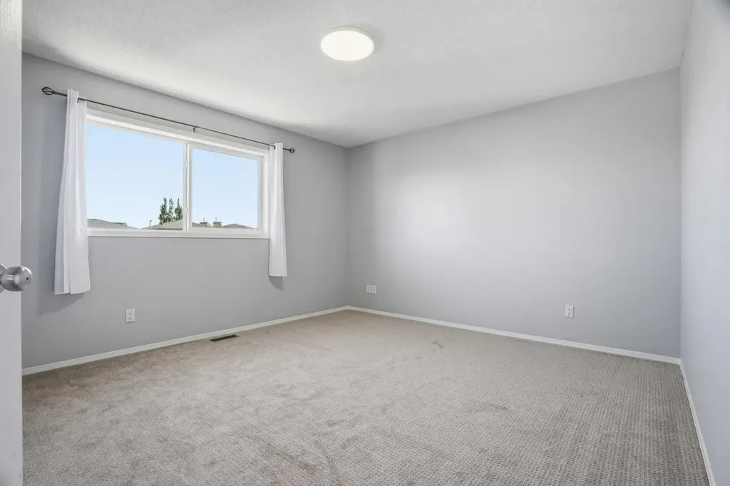 207 Sagewood Drive SW Airdrie AB T4B 3B3