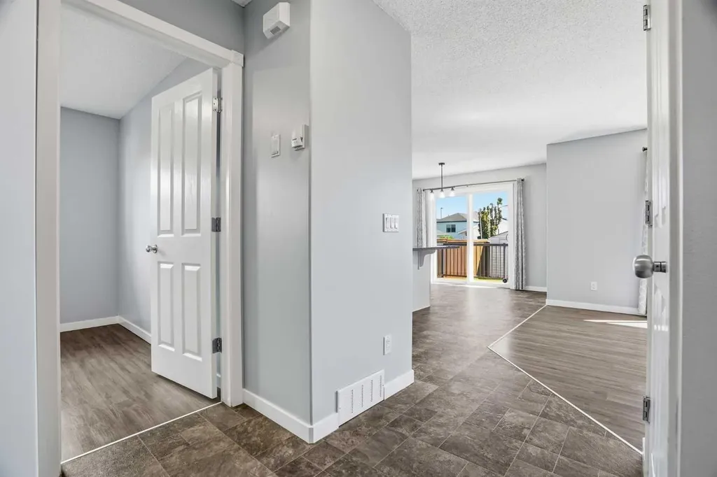 207 Sagewood Drive SW Airdrie AB T4B 3B3
