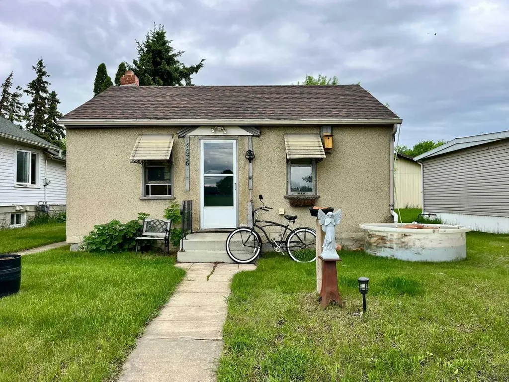 4836 51 Avenue Viking AB T0B 4N0