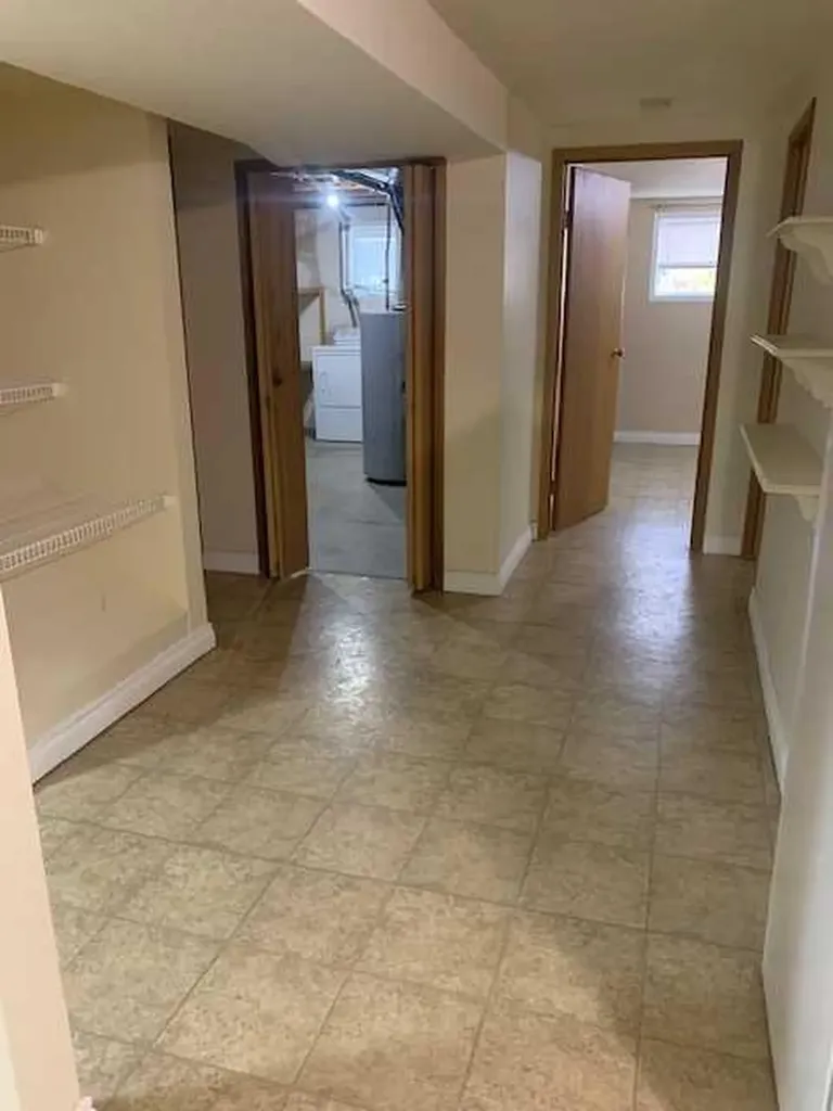 1219 Glacier Drive S Lethbridge AB t1K 3G5